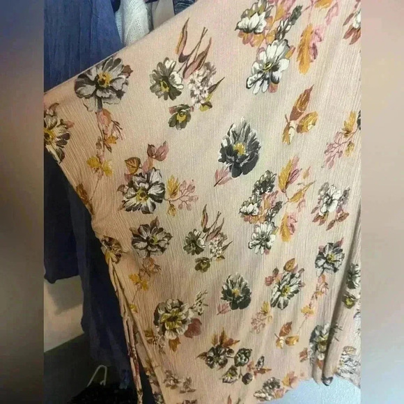 Gimmicks By Buckle Size M/L Kimono Floral Open Front Tie Sides Boho Hippie Pink - Picture 5 of 6